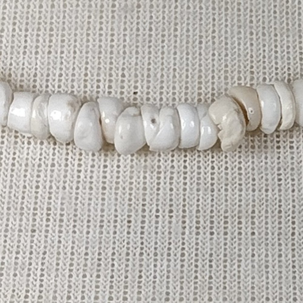 Shell Necklace - Picture 4 of 6